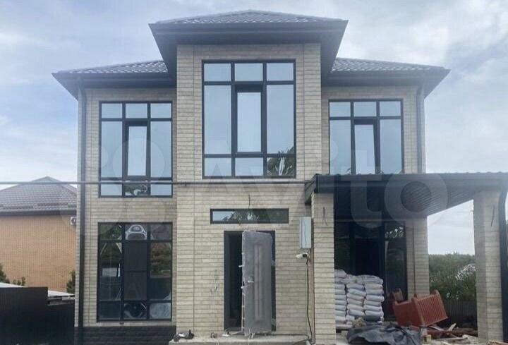 Продается новый дом Пред чистовой отделки Все коммуникации центральные Газ вода канализация отопления теплые полы Двор под ключ Автоматика освещения домофон видео наблюдения Остается только ремонт дома ламинат плитка обои Остальные вопросы по телефону Собственник возможен обмен торг